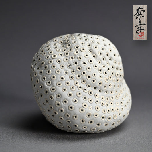 Object, White Hollow ー向井 奈生子 “白孔”