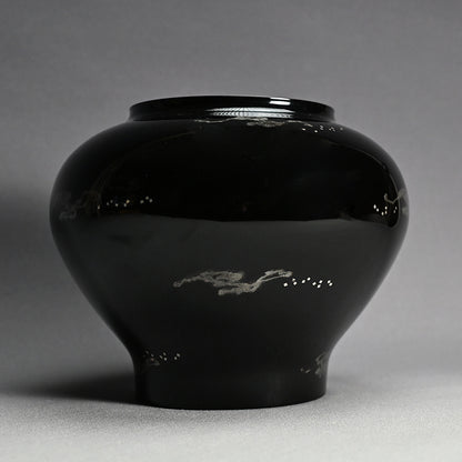 Kongo Ishime-nuri Black Lacquer Vase ー鳥羽 硬忍 "金剛乾漆塗 花瓶"