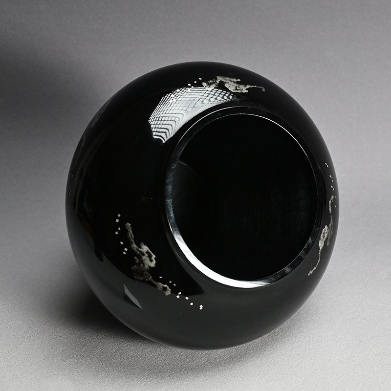 Kongo Ishime-nuri Black Lacquer Vase ー鳥羽 硬忍 "金剛乾漆塗 花瓶"