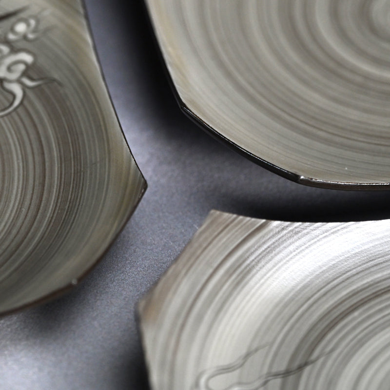 Unkaku-mon Plate Set ー十三代 横石 臥牛 “現川雲龍文 隅切皿”