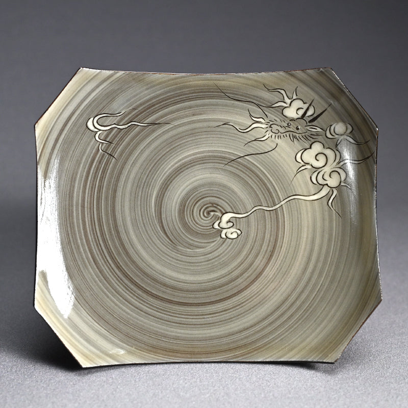 Unkaku-mon Plate Set ー十三代 横石 臥牛 “現川雲龍文 隅切皿”