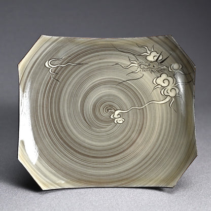 Unkaku-mon Plate Set ー十三代 横石 臥牛 “現川雲龍文 隅切皿”