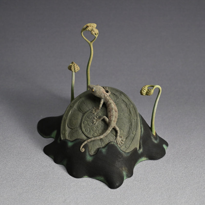 Exquisite Carved Wooden Sculpture, Gecko ー神保 雅 “守宮”