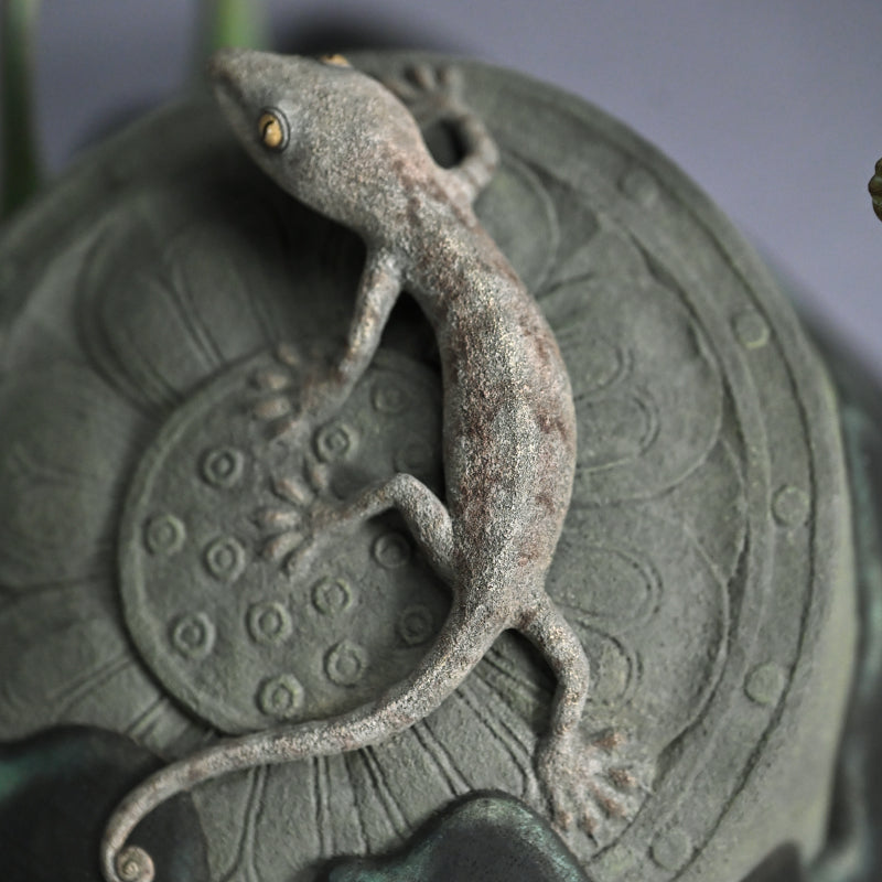 Exquisite Carved Wooden Sculpture, Gecko ー神保 雅 “守宮”