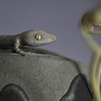Exquisite Carved Wooden Sculpture, Gecko ー神保 雅 “守宮”
