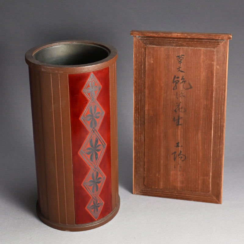 Classic Art-Deco 1930s Dry Lacquer Vase