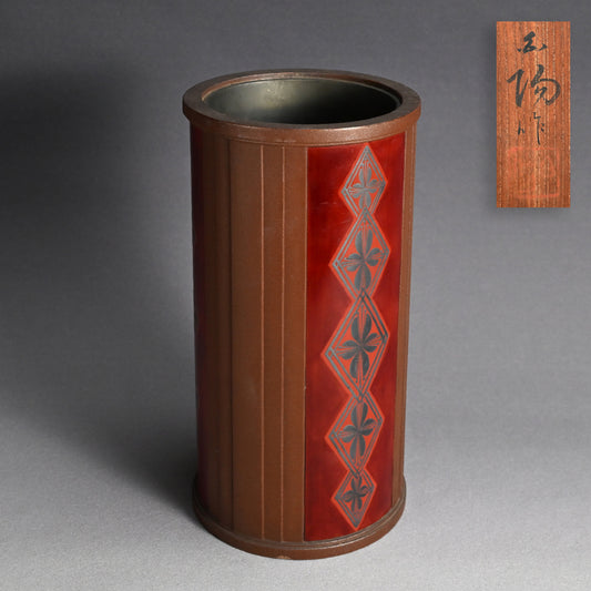 Classic Art-Deco 1930s Dry Lacquer Vase