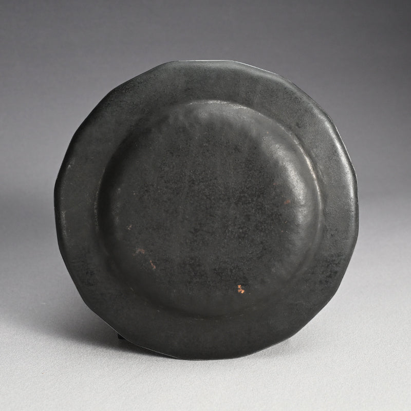 Hand Forged Iron Dish w/ Silver Rim ー高木 治良兵衛 "銀縁鐵青海盂"