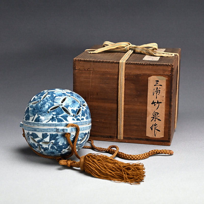 Ceramic Hanging Koro ー三浦 竹泉 "陶製香炉 鍋島鉢"