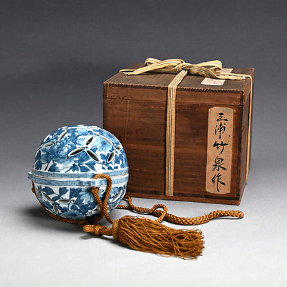 Ceramic Hanging Koro ー三浦 竹泉 "陶製香炉 鍋島鉢"