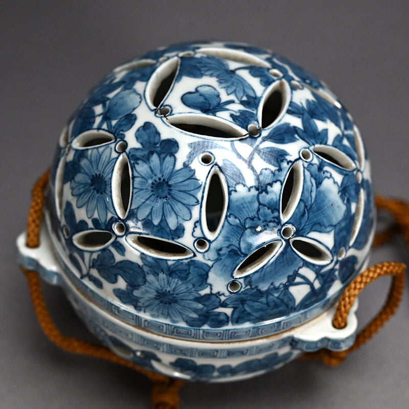 Ceramic Hanging Koro ー三浦 竹泉 "陶製香炉 鍋島鉢"