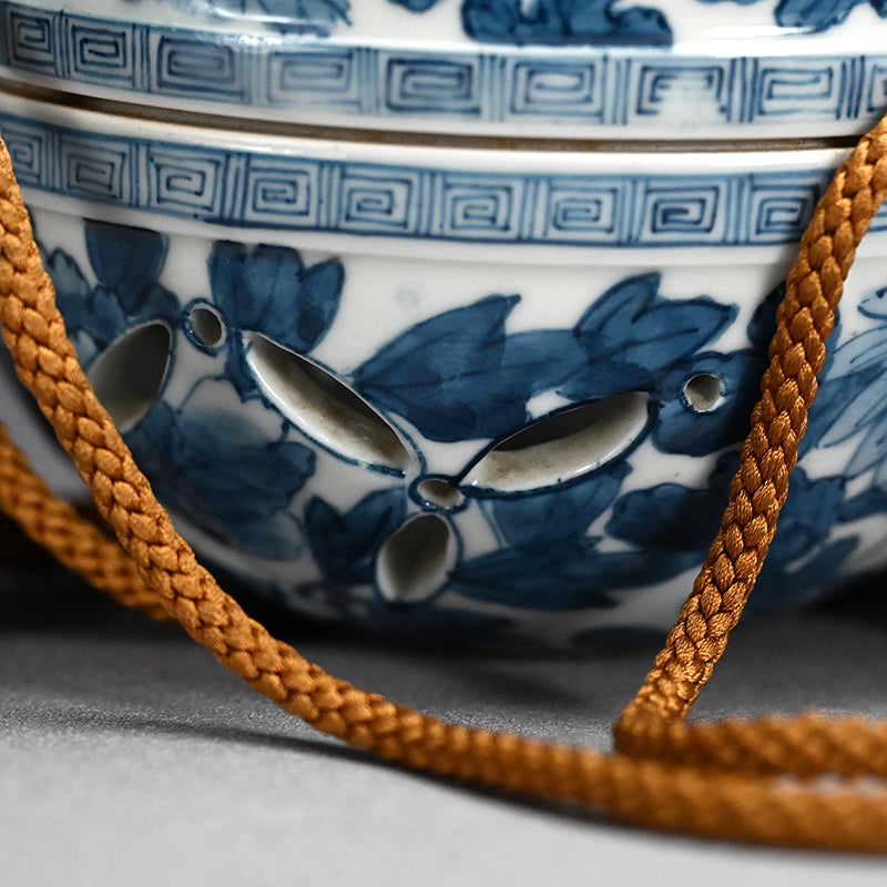 Ceramic Hanging Koro ー三浦 竹泉 "陶製香炉 鍋島鉢"