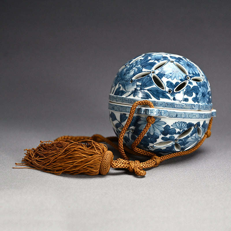 Ceramic Hanging Koro ー三浦 竹泉 "陶製香炉 鍋島鉢"