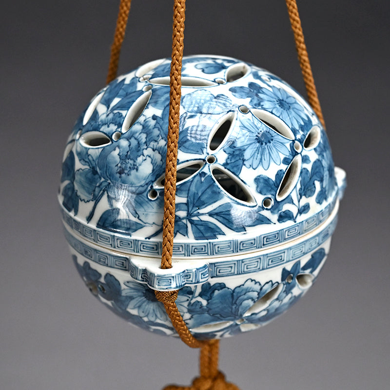 Ceramic Hanging Koro ー三浦 竹泉 "陶製香炉 鍋島鉢"