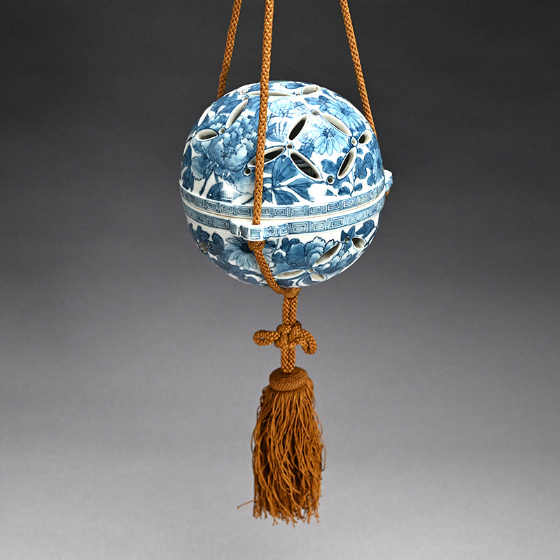 Ceramic Hanging Koro ー三浦 竹泉 "陶製香炉 鍋島鉢"