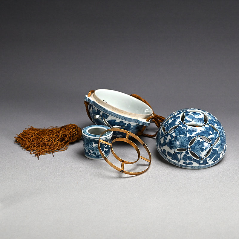Ceramic Hanging Koro ー三浦 竹泉 "陶製香炉 鍋島鉢"