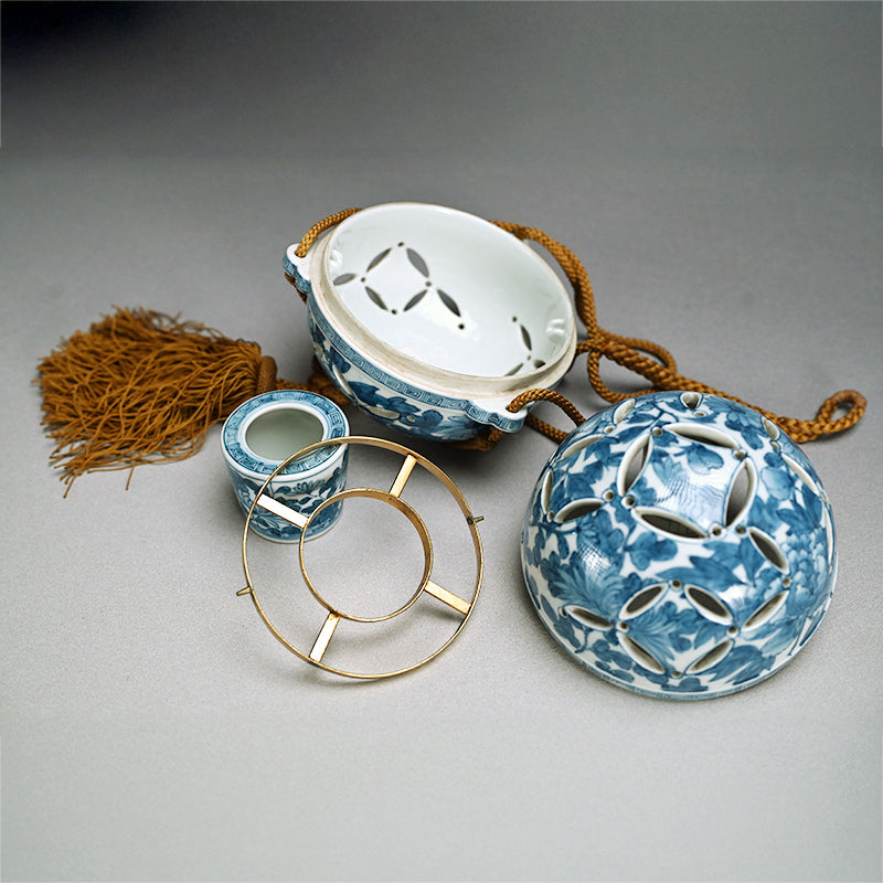Ceramic Hanging Koro ー三浦 竹泉 "陶製香炉 鍋島鉢"