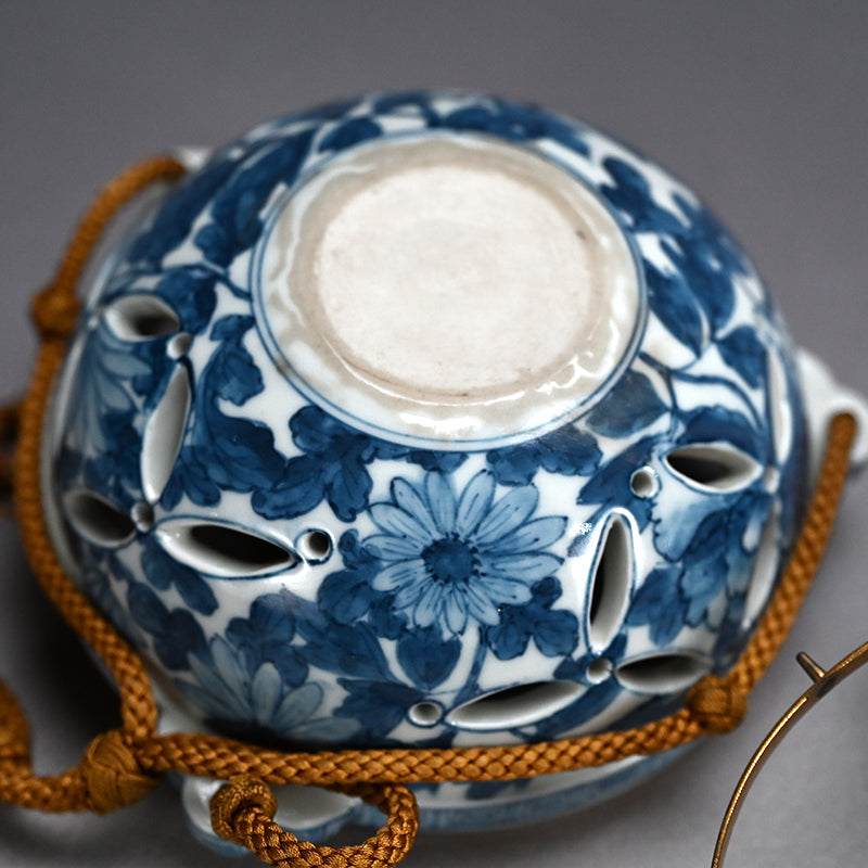 Ceramic Hanging Koro ー三浦 竹泉 "陶製香炉 鍋島鉢"