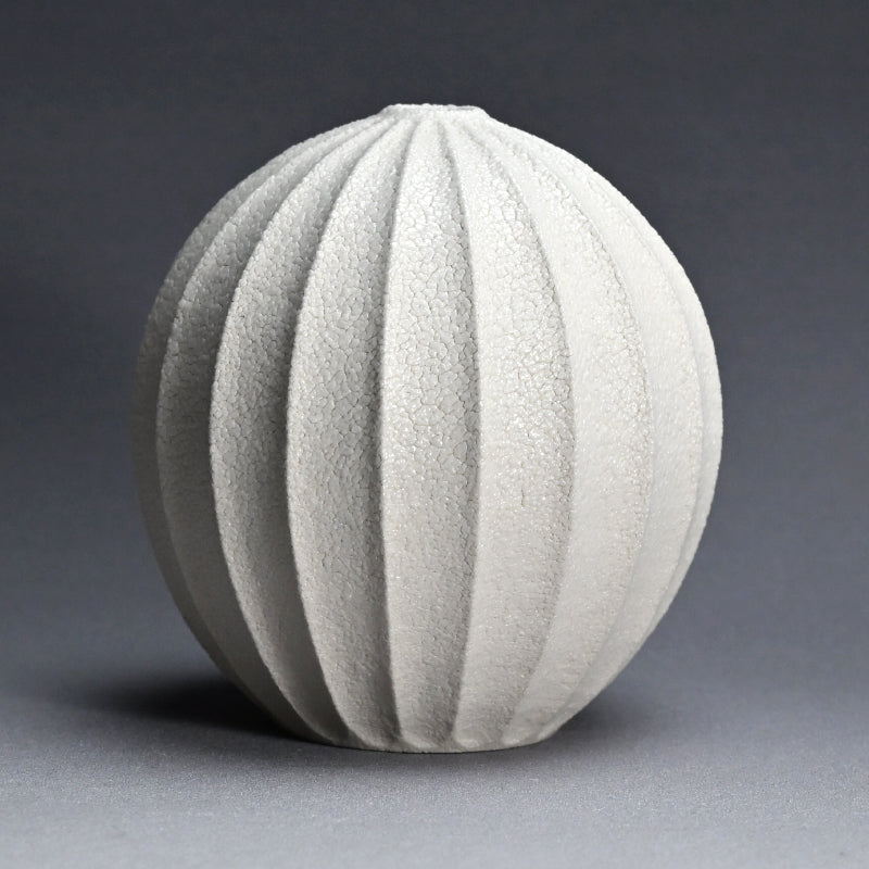 Faceted Shino Vase ー酒井 博司 “志野壺”