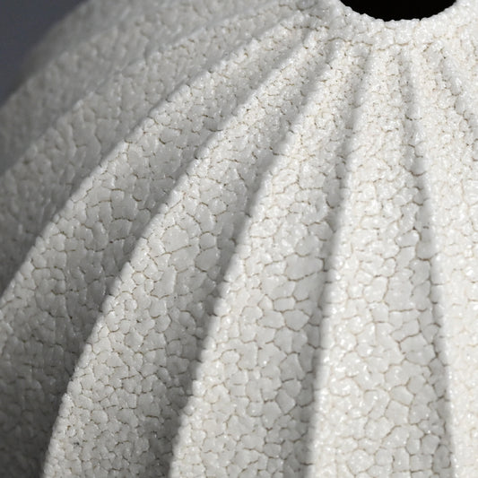 Faceted Shino Vase ー酒井 博司 “志野壺”