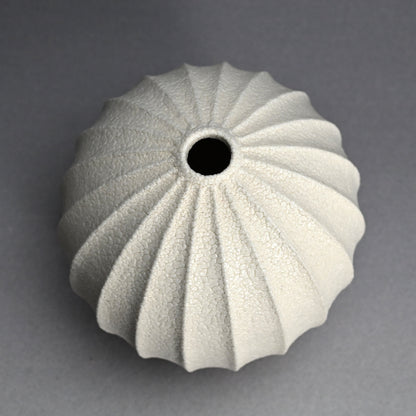 Faceted Shino Vase ー酒井 博司 “志野壺”