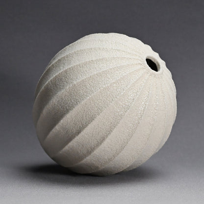 Faceted Shino Vase ー酒井 博司 “志野壺”