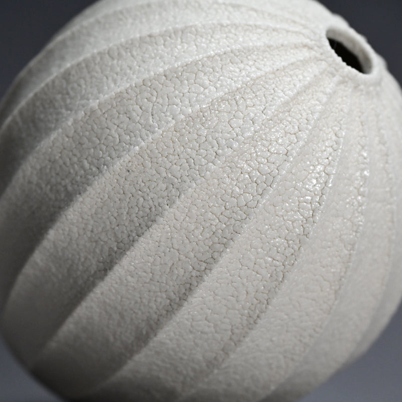 Faceted Shino Vase ー酒井 博司 “志野壺”