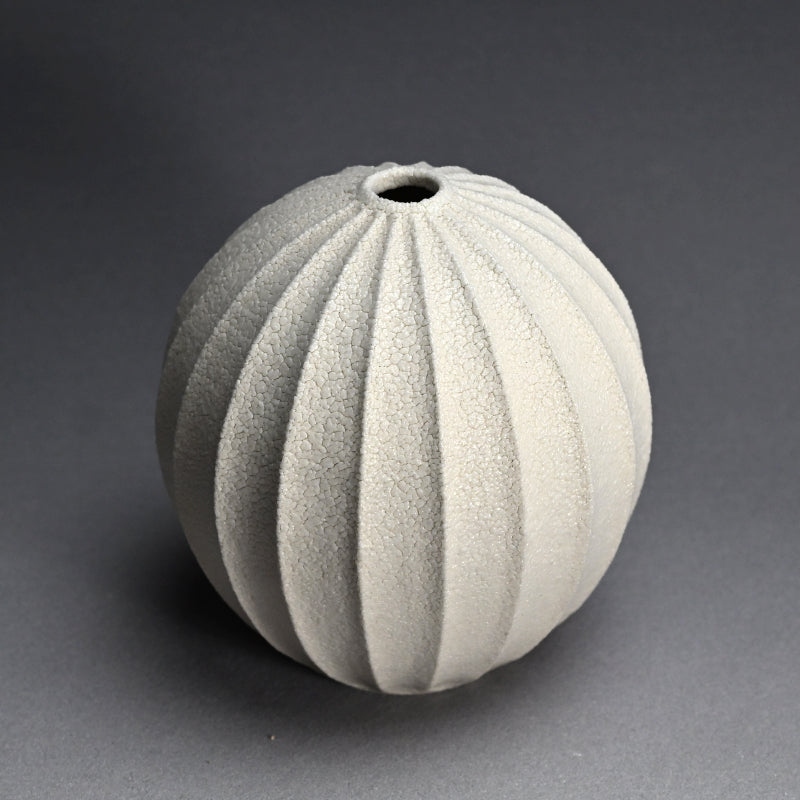 Faceted Shino Vase ー酒井 博司 “志野壺”