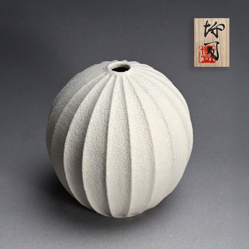Faceted Shino Vase ー酒井 博司 “志野壺”