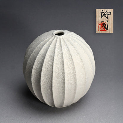 Faceted Shino Vase ー酒井 博司 “志野壺”