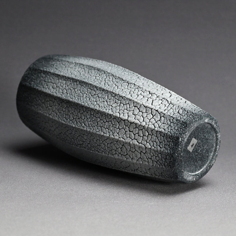 Ai-iro Blue Shino Vase ー酒井 博司 “藍色志野花入れ”