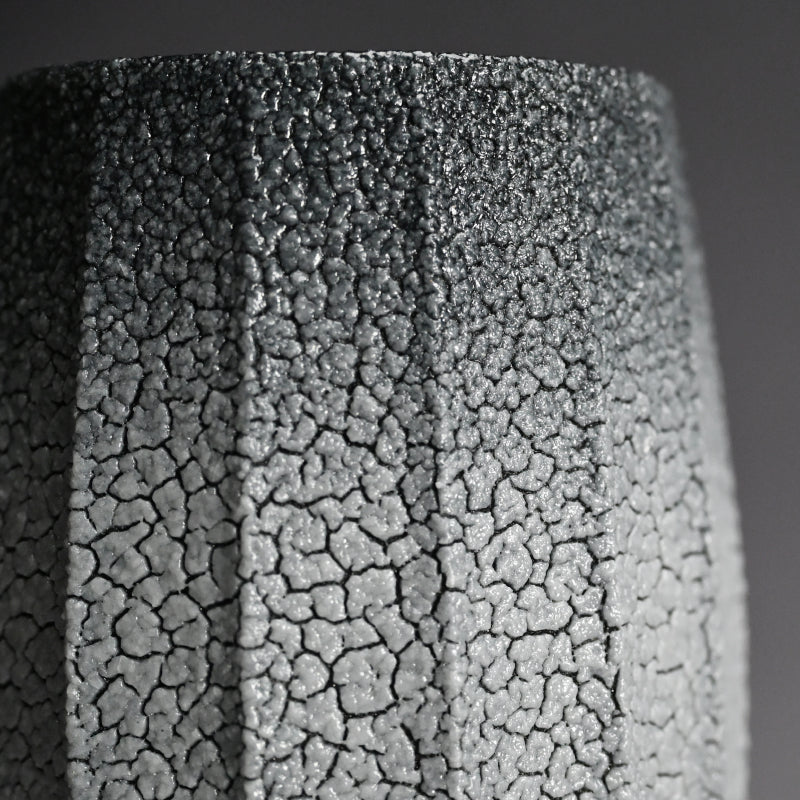 Ai-iro Blue Shino Vase ー酒井 博司 “藍色志野花入れ”