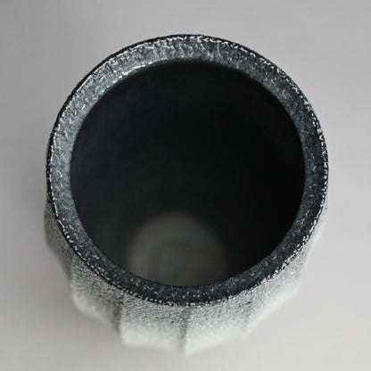 Ai-iro Blue Shino Vase ー酒井 博司 “藍色志野花入れ”
