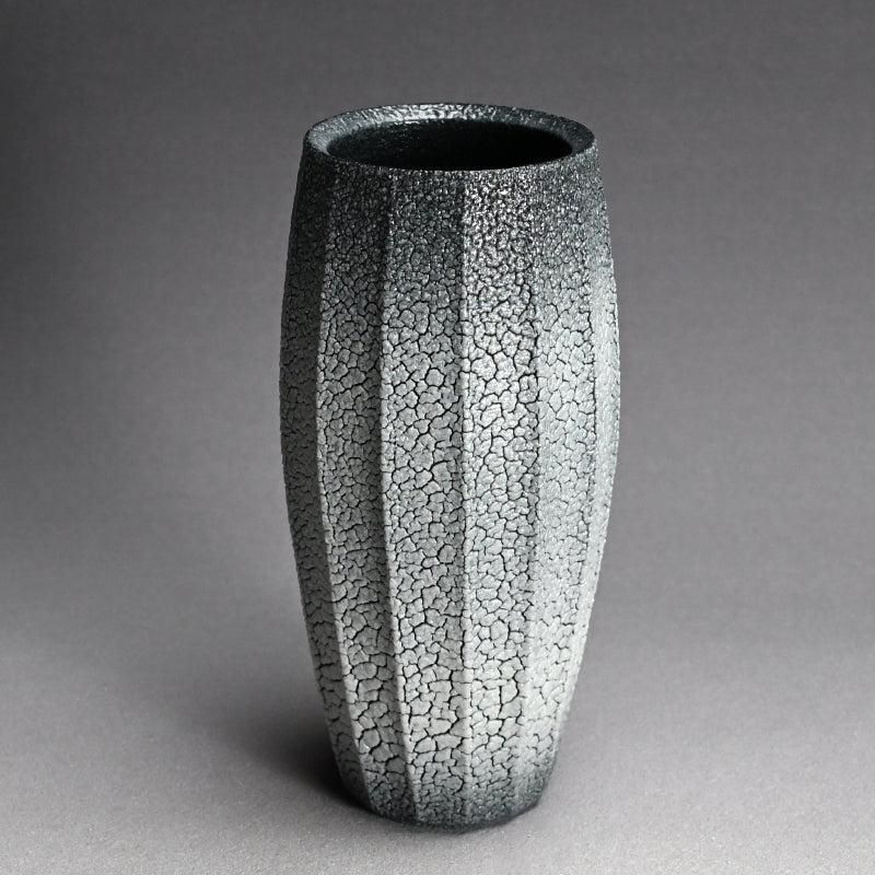 Ai-iro Blue Shino Vase ー酒井 博司 “藍色志野花入れ”