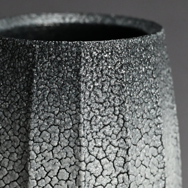 Ai-iro Blue Shino Vase ー酒井 博司 “藍色志野花入れ”