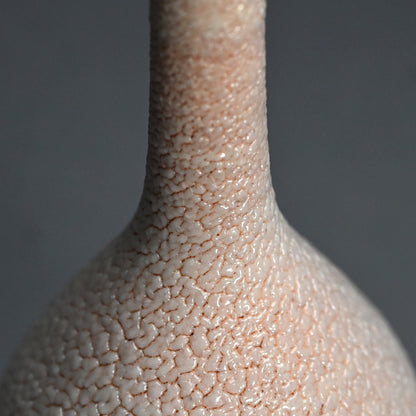 Shino Ichirin Sashi Flower Vase ー酒井 博司 “紅志野 一輪差し”