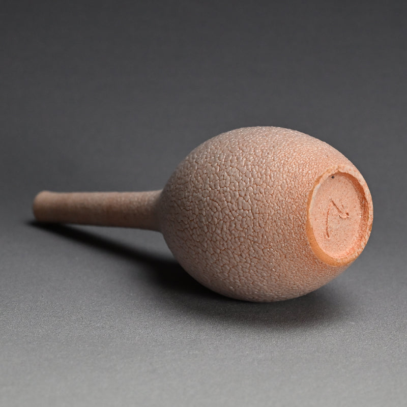 Shino Ichirin Sashi Flower Vase ー酒井 博司 “紅志野 一輪差し”