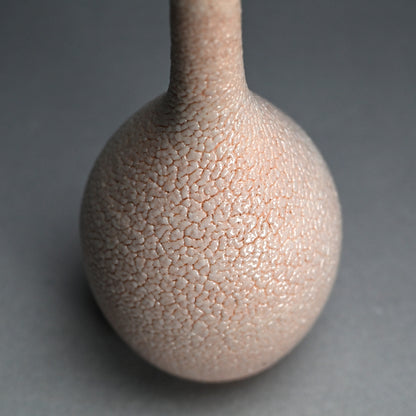 Shino Ichirin Sashi Flower Vase ー酒井 博司 “紅志野 一輪差し”