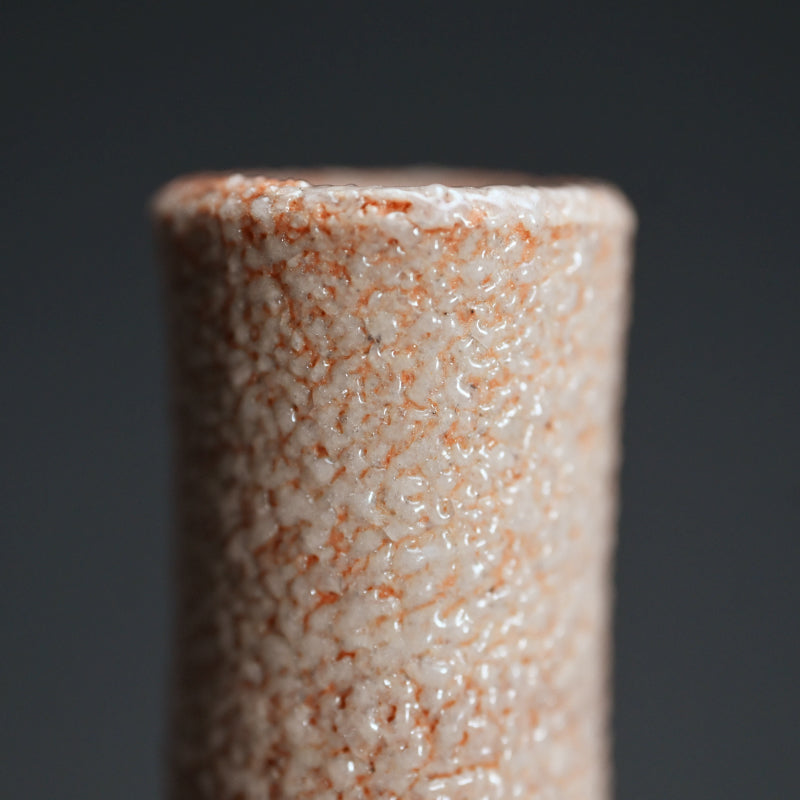 Shino Ichirin Sashi Flower Vase ー酒井 博司 “紅志野 一輪差し”