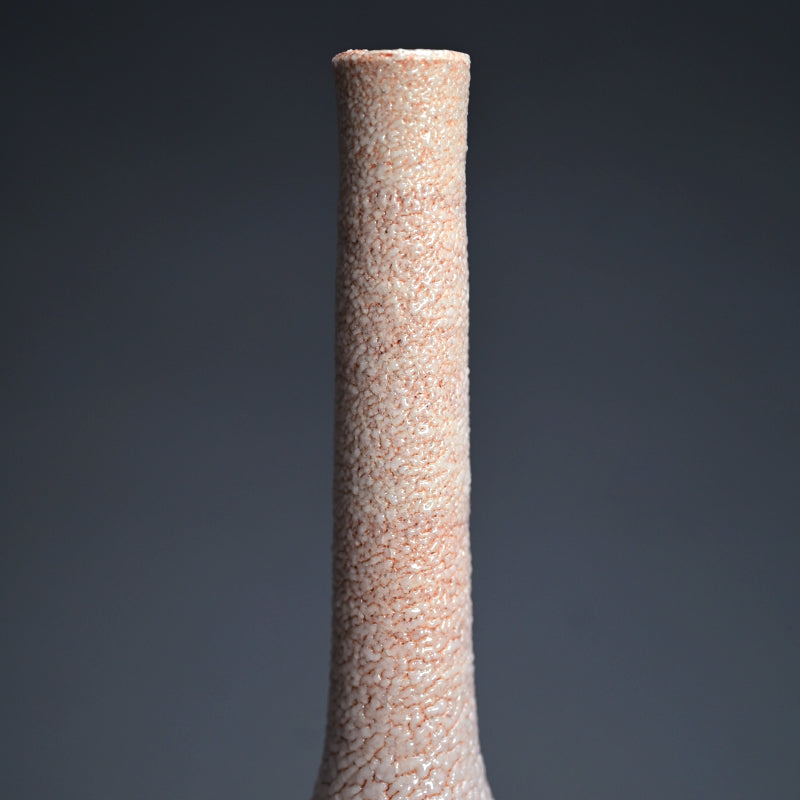 Shino Ichirin Sashi Flower Vase ー酒井 博司 “紅志野 一輪差し”