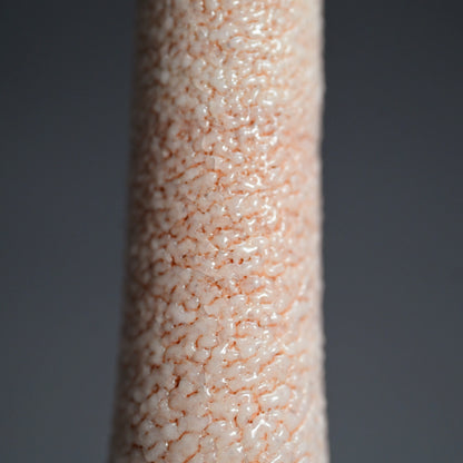 Shino Ichirin Sashi Flower Vase ー酒井 博司 “紅志野 一輪差し”