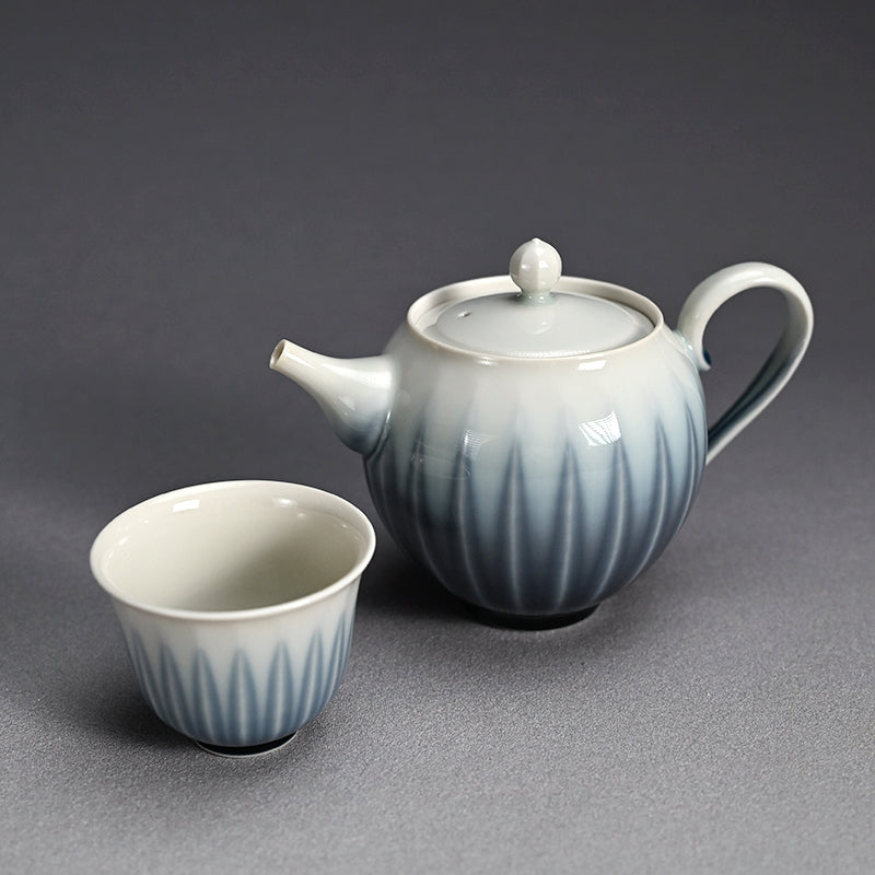 Ryusaiji Teapot and Yunomi Set ー永草 陽平 “流彩磁ポット”、”湯呑”