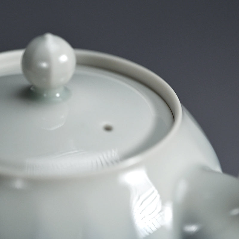 Ryusaiji Teapot and Yunomi Set ー永草 陽平 “流彩磁ポット”、”湯呑”