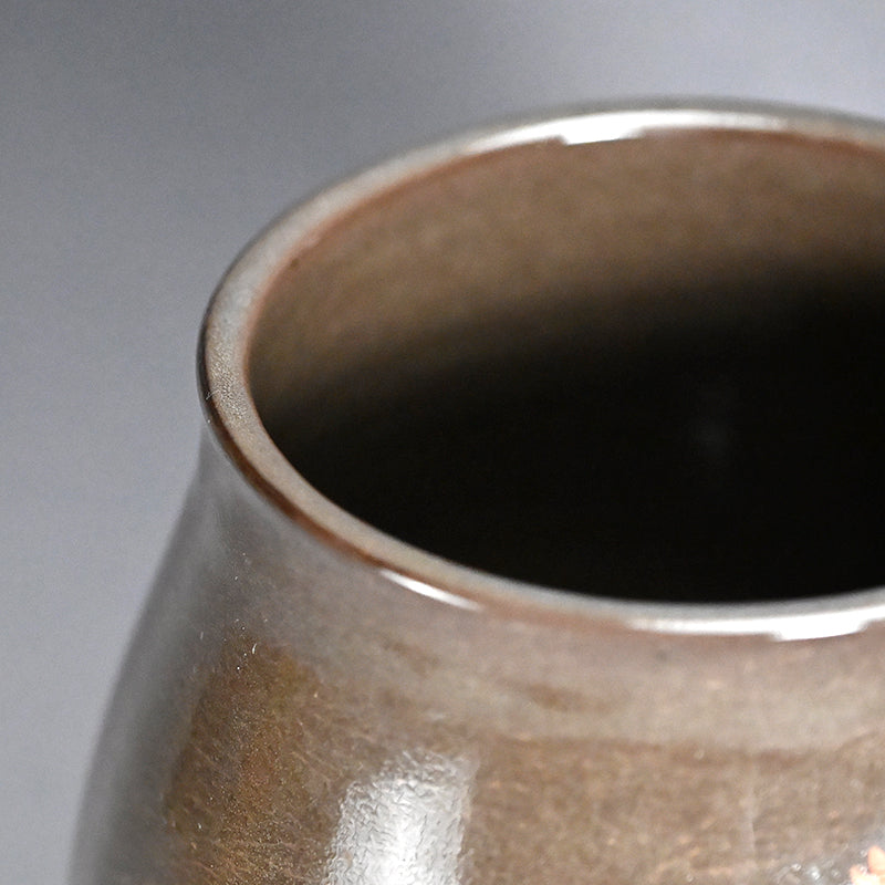 Unusual Vase, Long Tailed Rooster ー十三代 横石 臥牛 "鶏文花瓶"