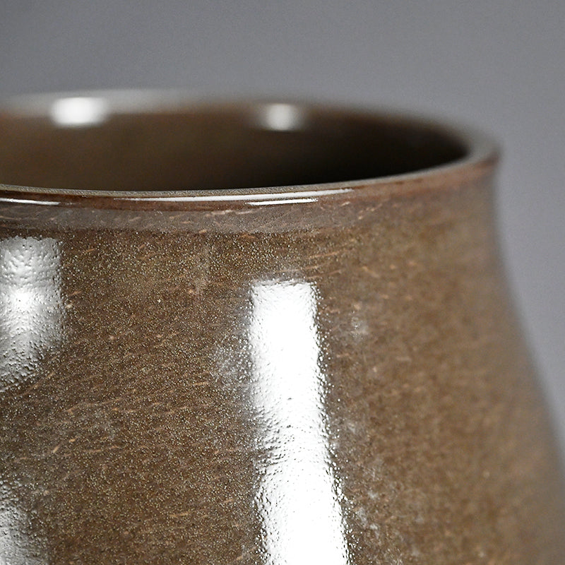 Unusual Vase, Long Tailed Rooster ー十三代 横石 臥牛 "鶏文花瓶"