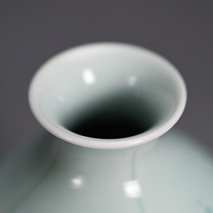 Celadon Shuki Sake Set ー土井 雅文 “鉄彩磁点線文酒器”