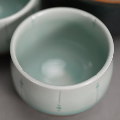 Celadon Shuki Sake Set ー土井 雅文 “鉄彩磁点線文酒器”