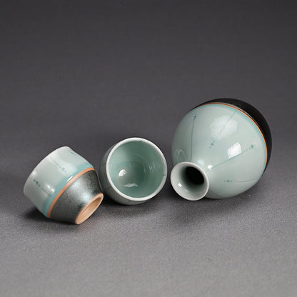Celadon Shuki Sake Set ー土井 雅文 “鉄彩磁点線文酒器”