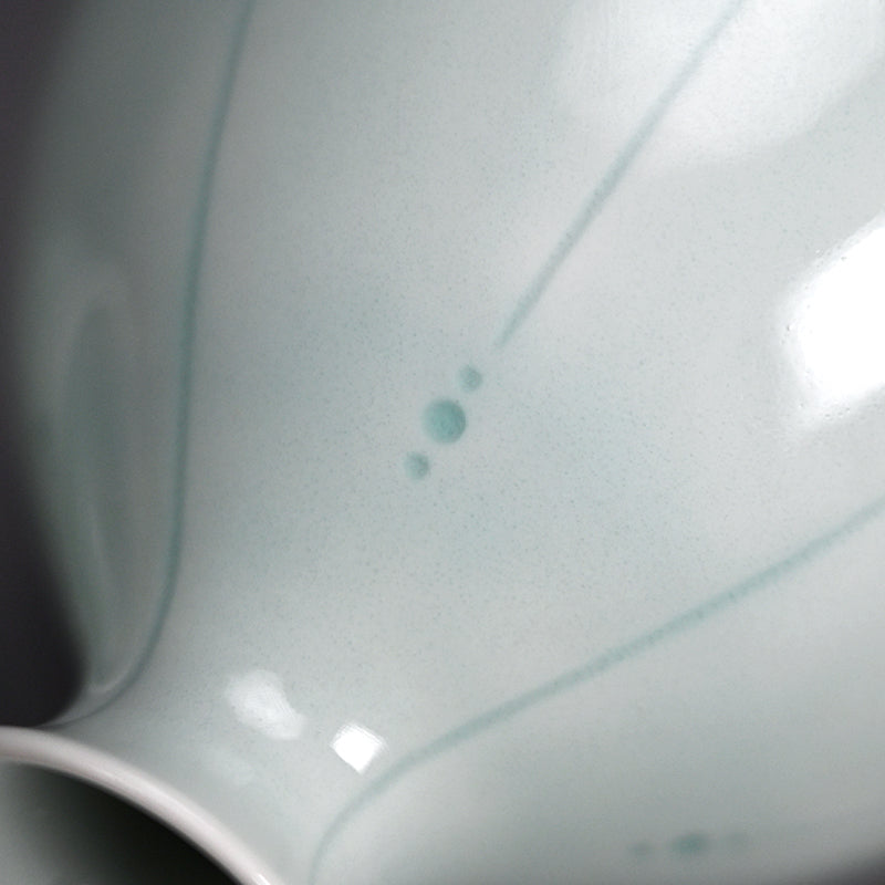 Celadon Shuki Sake Set ー土井 雅文 “鉄彩磁点線文酒器”