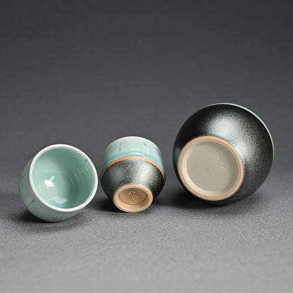 Celadon Shuki Sake Set ー土井 雅文 “鉄彩磁点線文酒器”